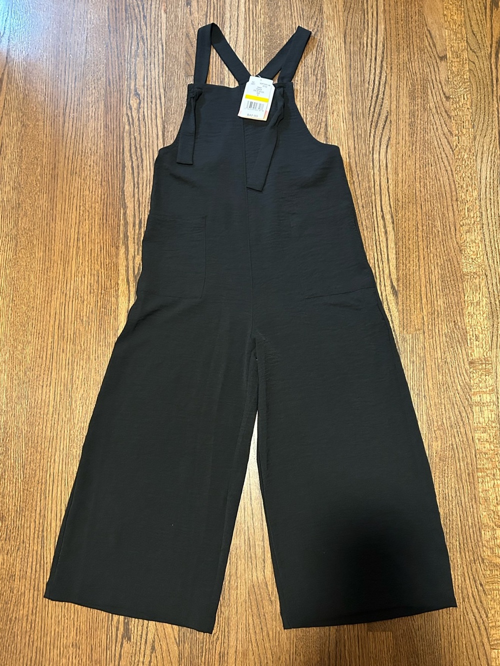 NWT Black Wide Leg Jumpsuit Size M Cropped Minimalist Sleeveless Boutique
